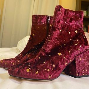 Urban Outfitter’s Red Velvet boots SIZE 8